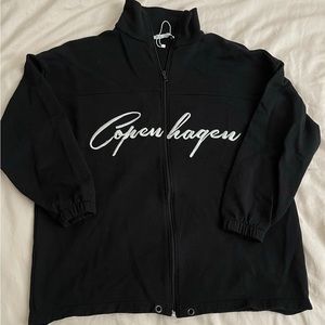 zara copenhagen black zip up sweater